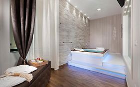 Emma Luxury Room